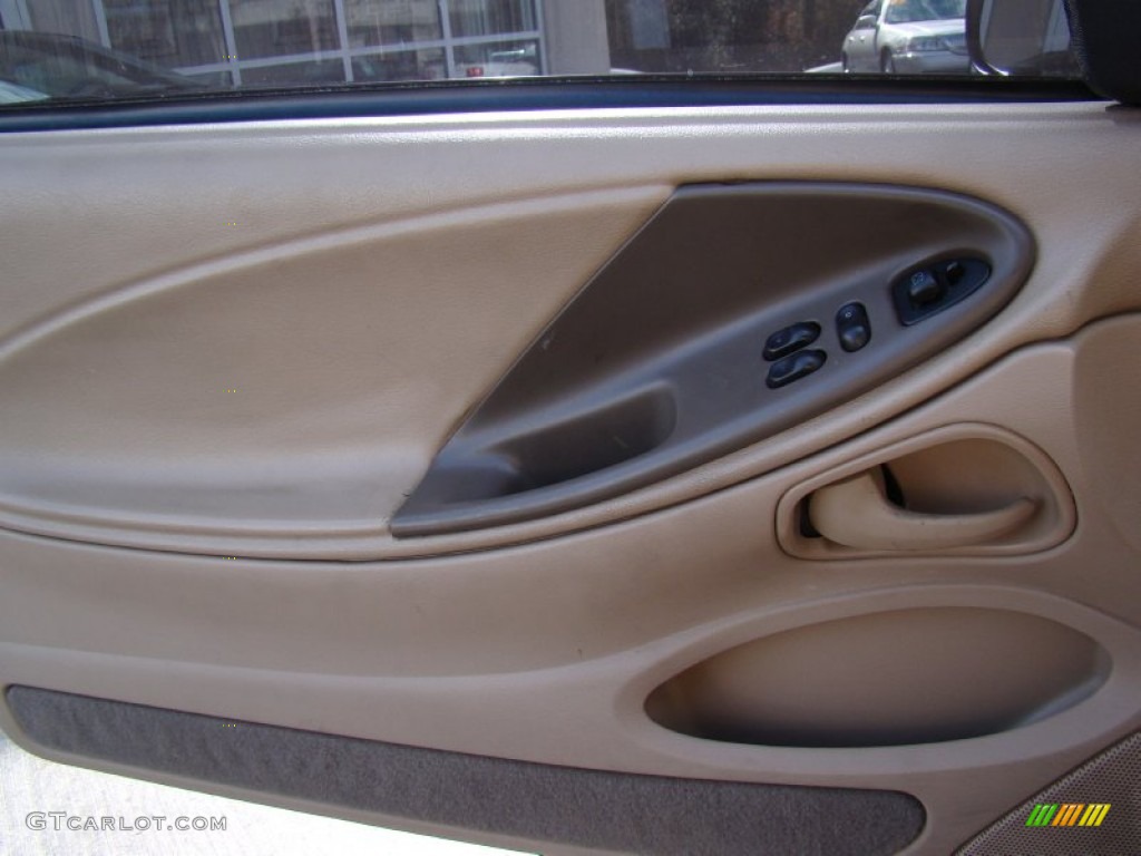 2003 Mustang GT Coupe - Black / Medium Parchment photo #14