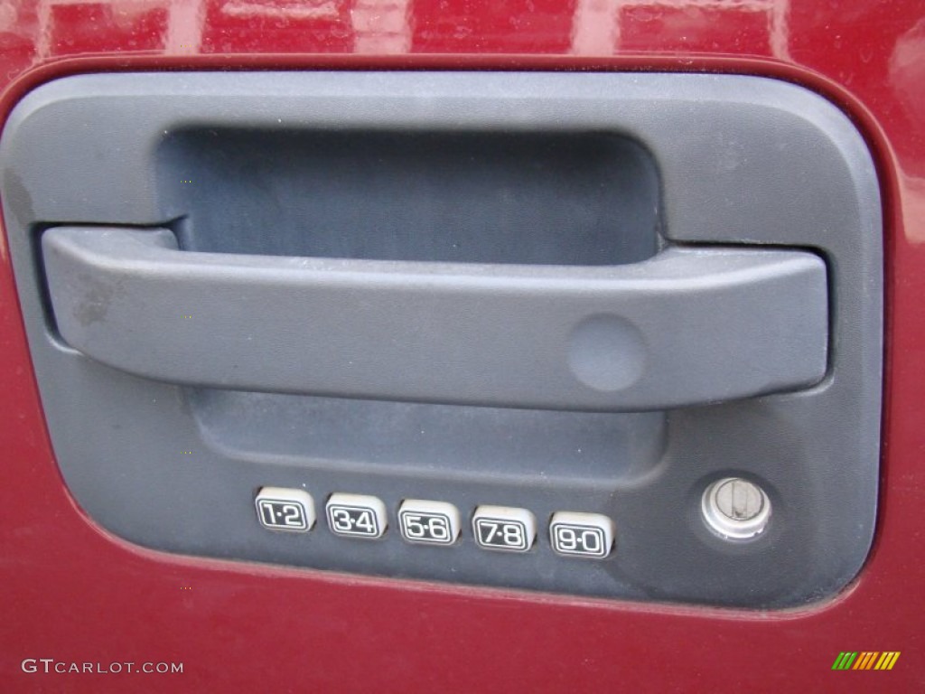 2006 F150 XLT SuperCrew - Dark Toreador Red Metallic / Medium/Dark Flint photo #33