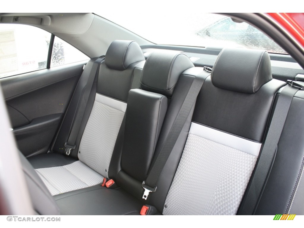 Black/Ash Interior 2012 Toyota Camry SE Photo #60835399