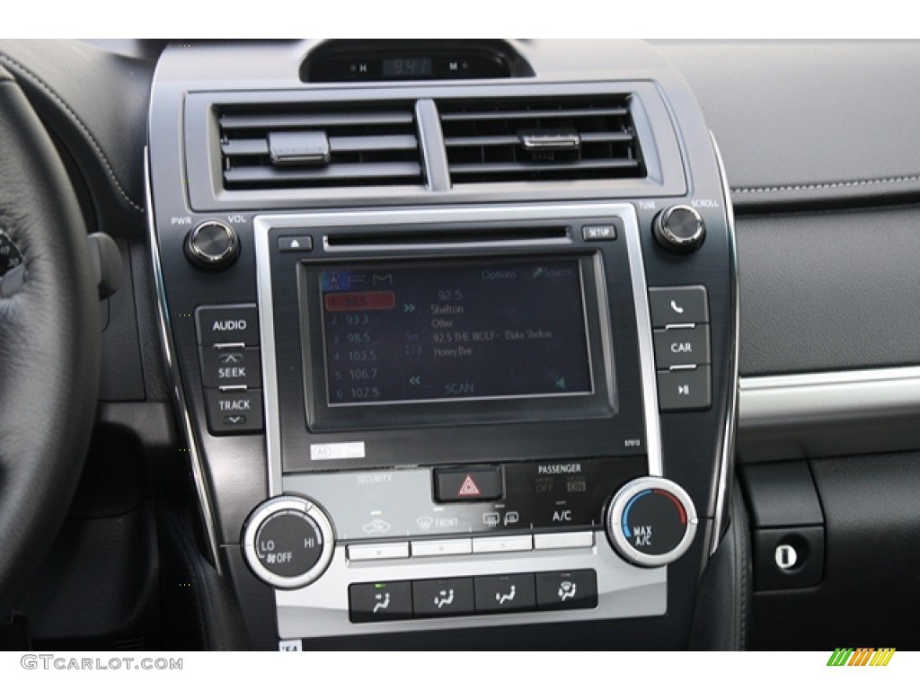 2012 Toyota Camry SE Controls Photo #60835426