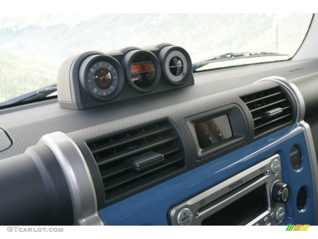 2012 Toyota FJ Cruiser 4WD Gauges Photo #60836810