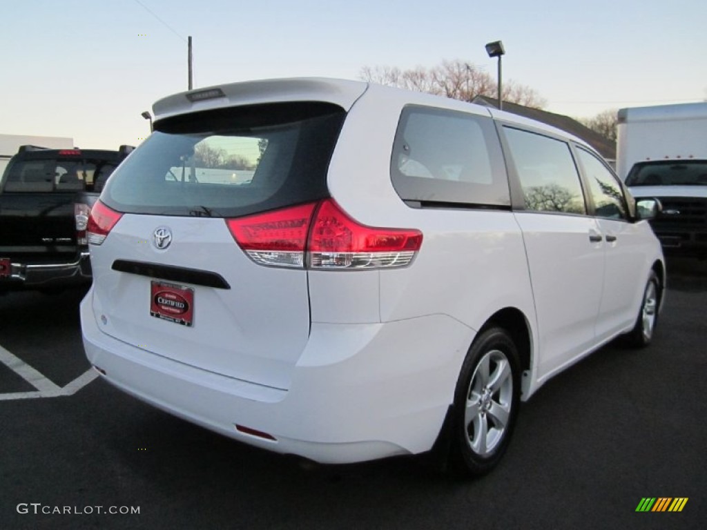 2011 Sienna V6 - Super White / Bisque photo #6