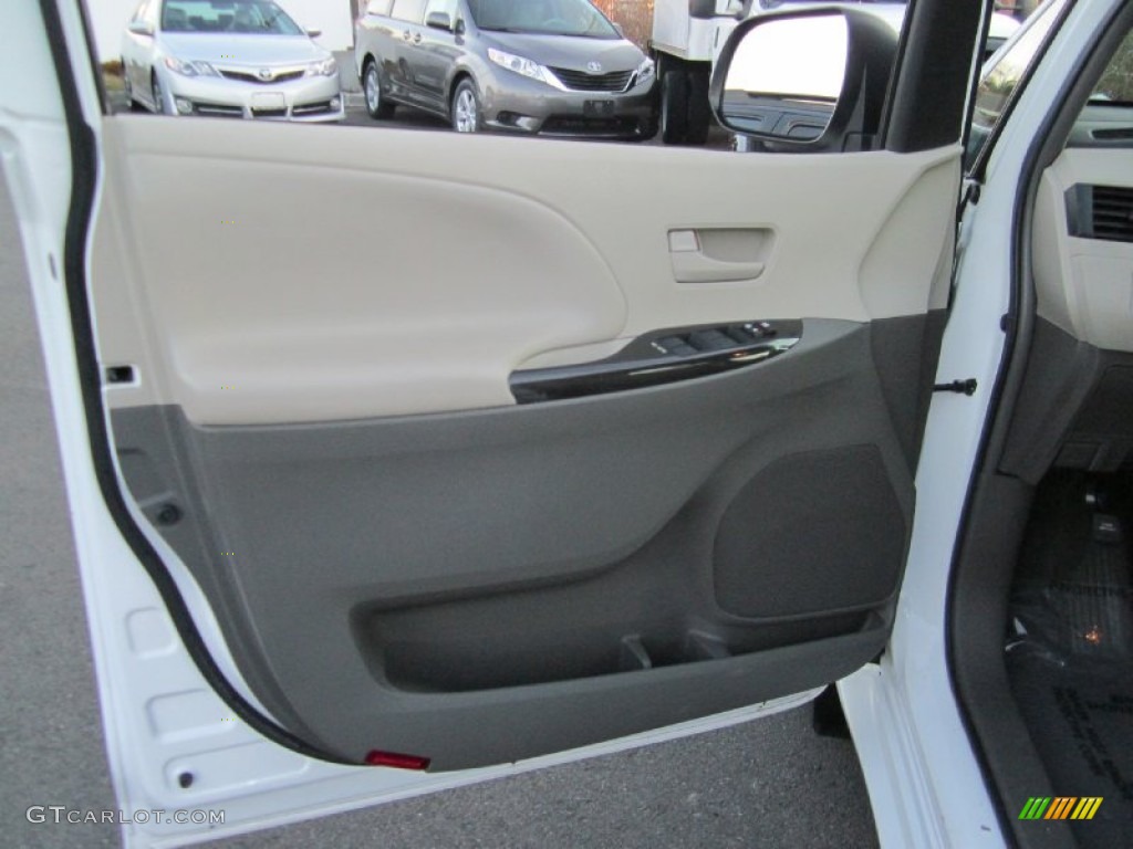 2011 Sienna V6 - Super White / Bisque photo #15