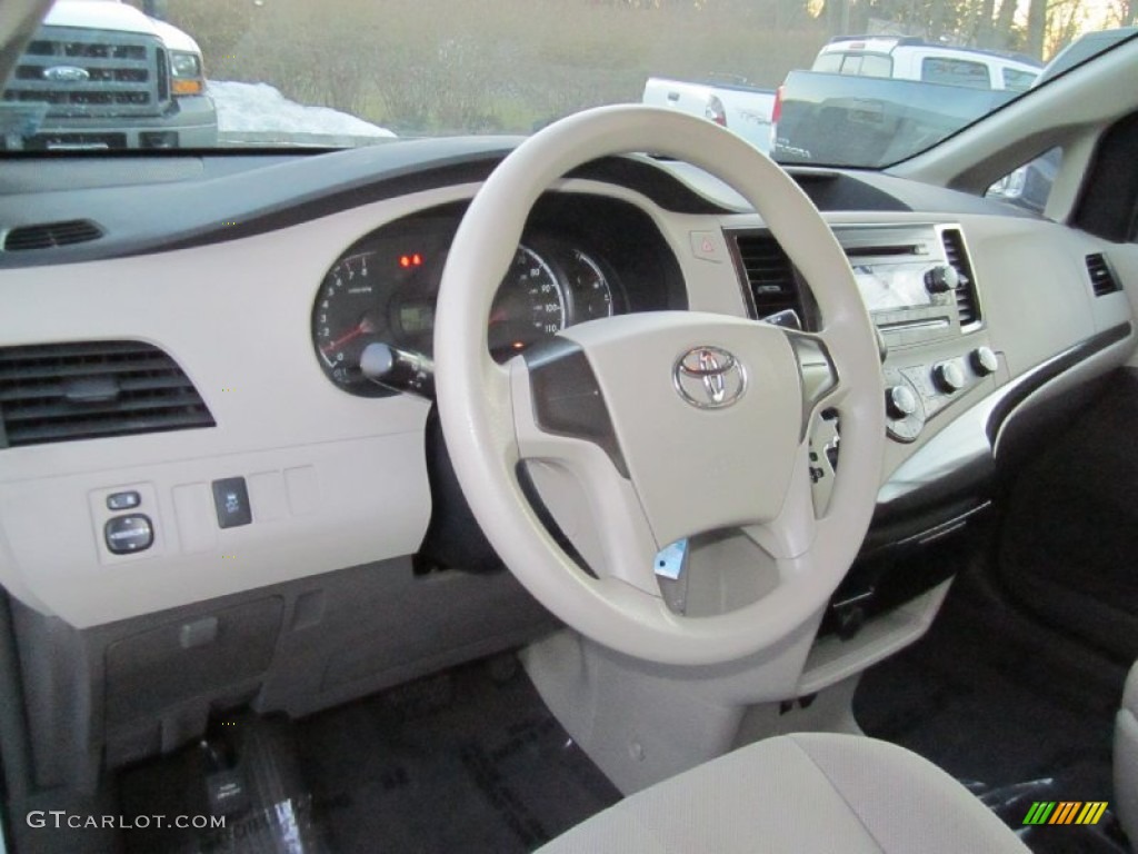 2011 Sienna V6 - Super White / Bisque photo #17