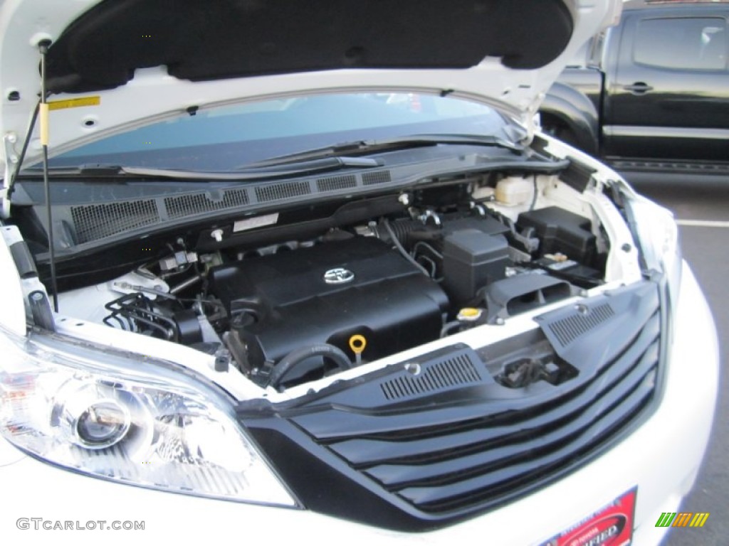 2011 Sienna V6 - Super White / Bisque photo #22