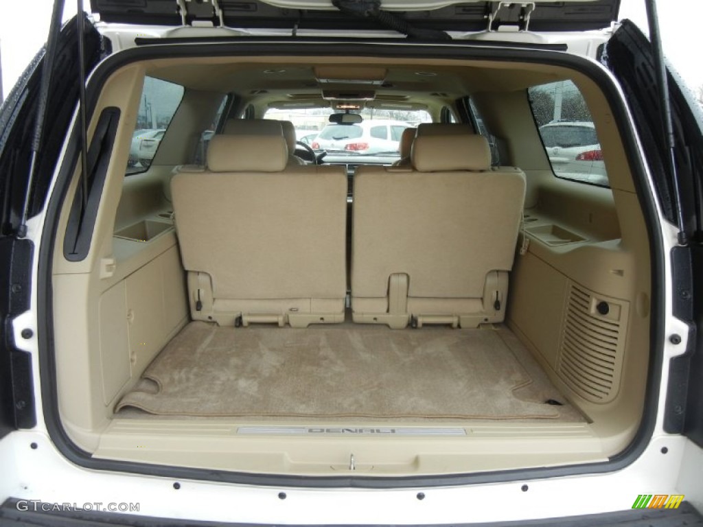 2010 GMC Yukon XL Denali Trunk Photo #60846003