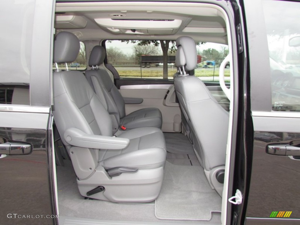 Aero Gray Interior 2010 Volkswagen Routan SEL Photo #60847332