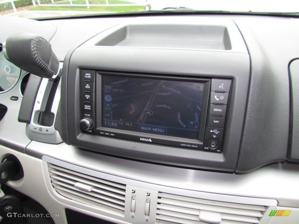 2010 Volkswagen Routan SEL Navigation Photo #60847377