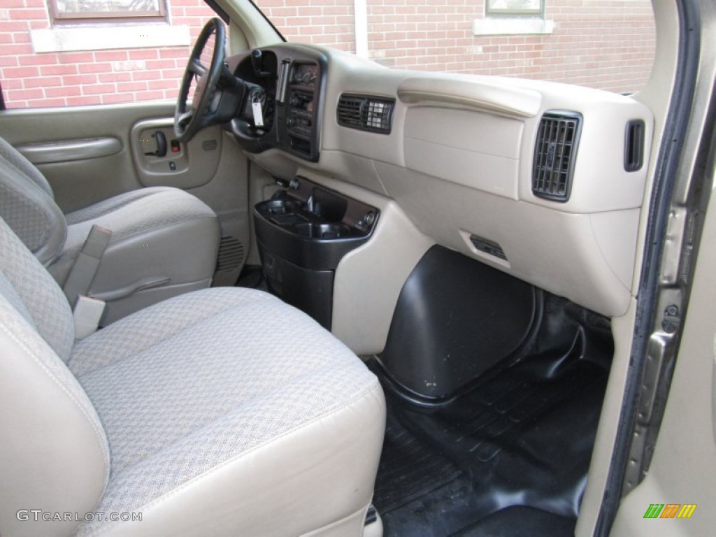 Neutral Interior 2002 Chevrolet Express 1500 Cargo Van Photo #60848094