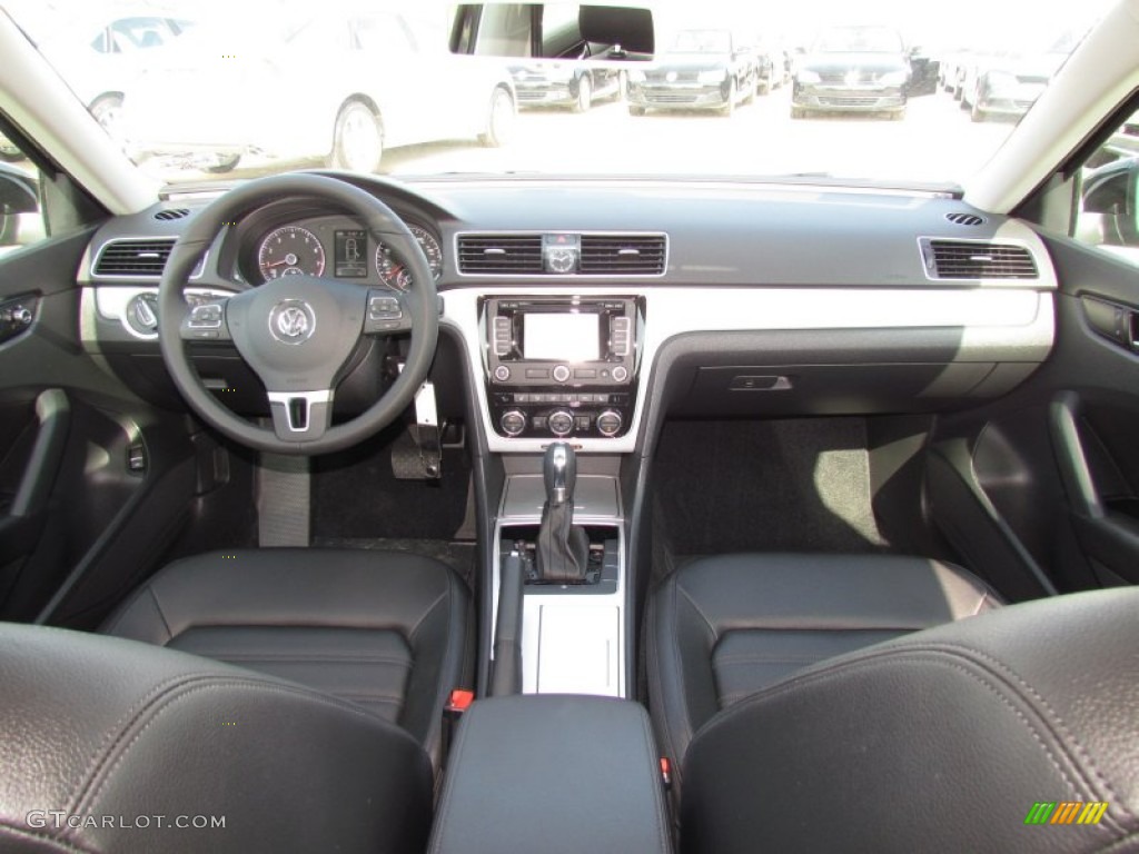 2012 Volkswagen Passat V6 SE Titan Black Dashboard Photo #60848337