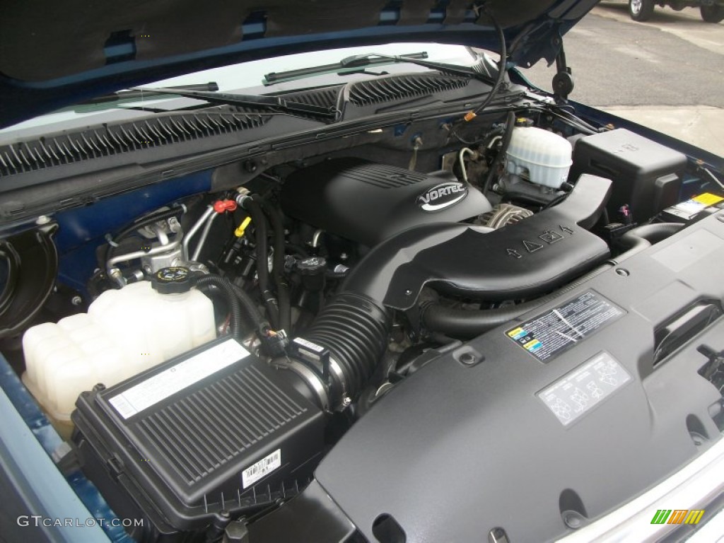 2005 Chevrolet Tahoe LS 4x4 Engine Photos