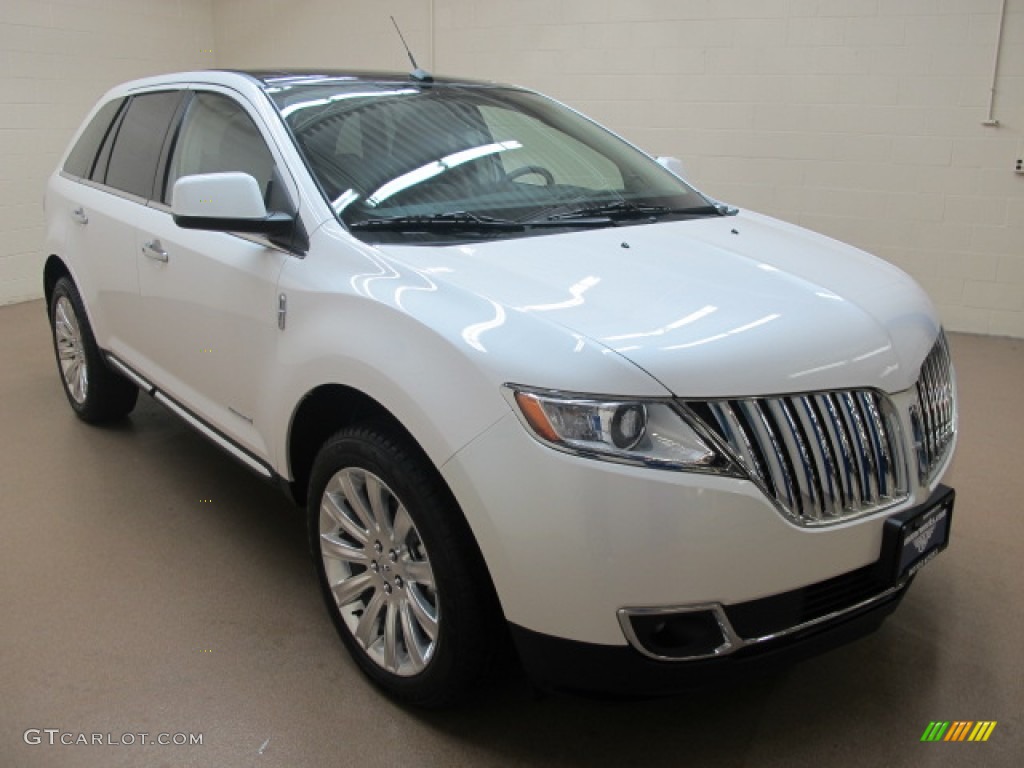 White Platinum Tri-Coat Lincoln MKX