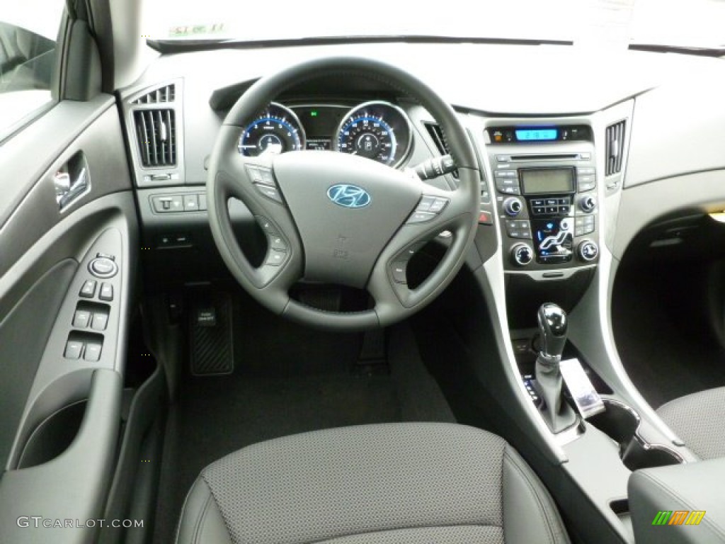2012 Sonata SE 2.0T - Midnight Black / Black photo #14