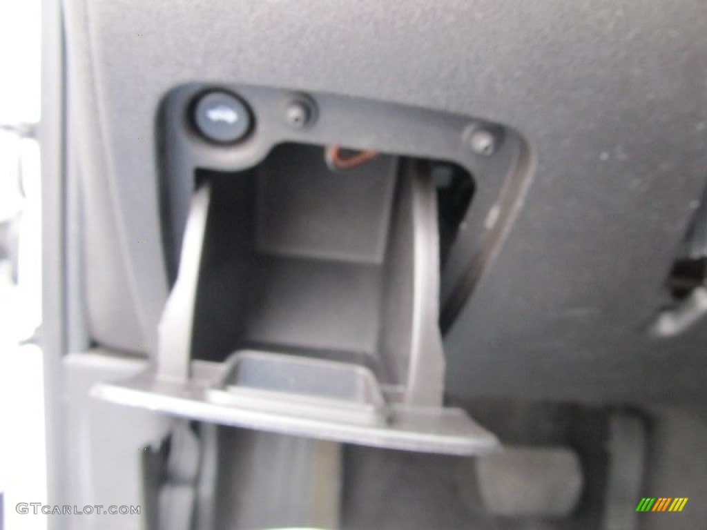 2010 Cobalt LT Sedan - Summit White / Ebony photo #16