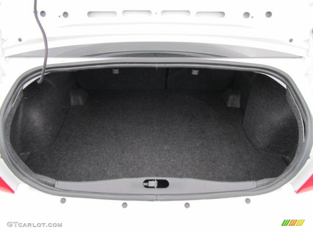 2010 Cobalt LT Sedan - Summit White / Ebony photo #21