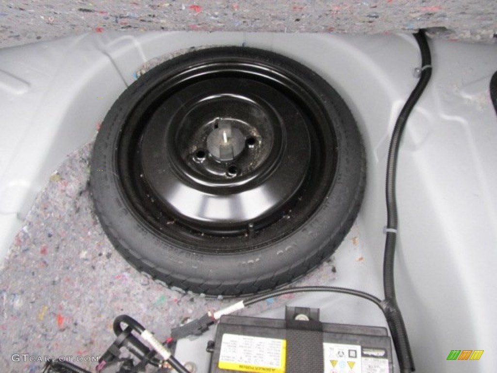 2010 Cobalt LT Sedan - Summit White / Ebony photo #22