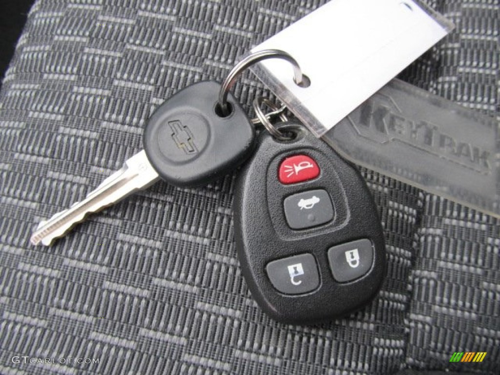 2010 Cobalt LT Sedan - Summit White / Ebony photo #23