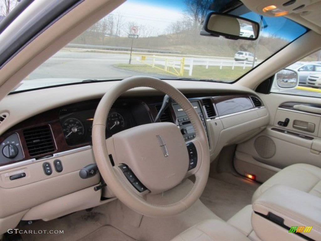 2006 Lincoln Town Car Signature Light Camel Dashboard Photo #60857523
