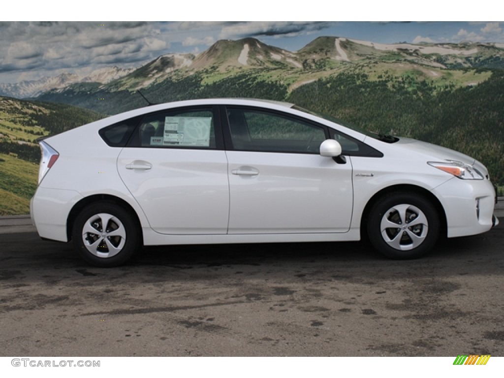 Blizzard White Pearl 2012 Toyota Prius 3rd Gen Three Hybrid Exterior Photo #60862992