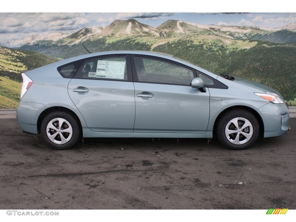 Sea Glass Pearl 2012 Toyota Prius 3rd Gen Two Hybrid Exterior Photo #60863445