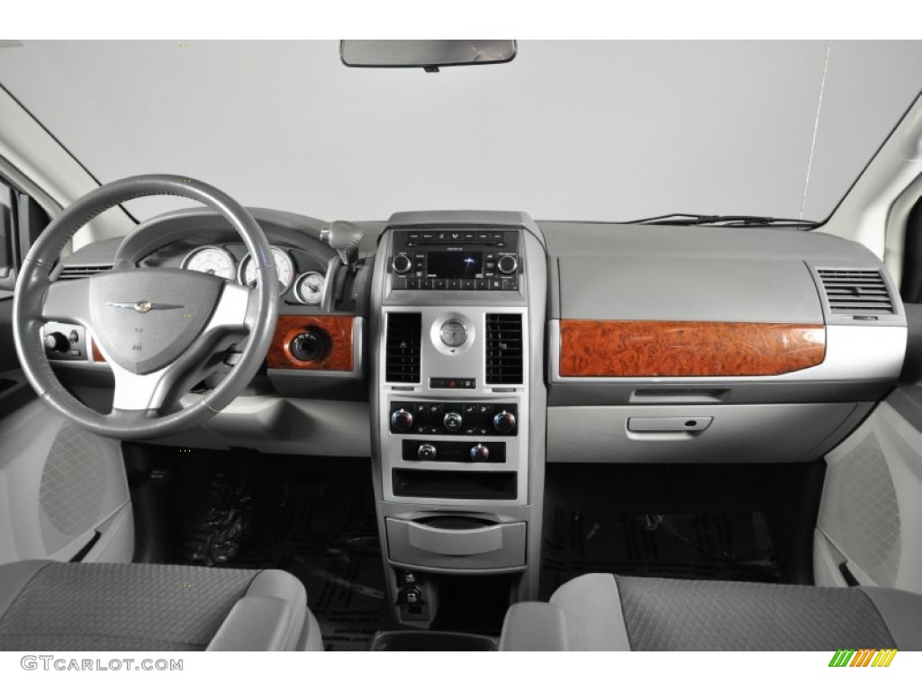 2009 Chrysler Town & Country Touring Medium Slate Gray/Light Shale Dashboard Photo #60863466