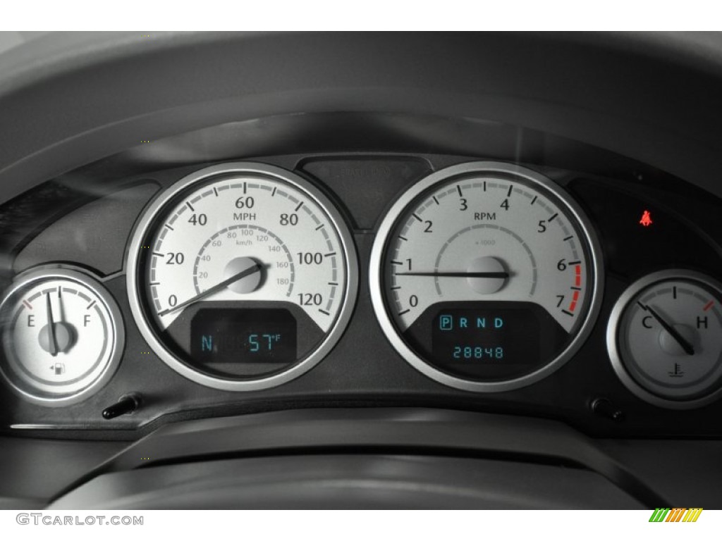 2009 Chrysler Town & Country Touring Gauges Photo #60863499