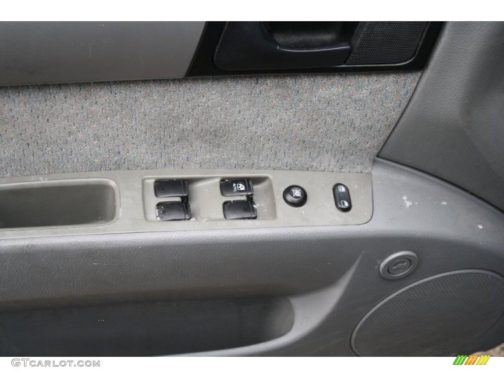 2004 Forenza S - Fantasy Black Metallic / Gray photo #11