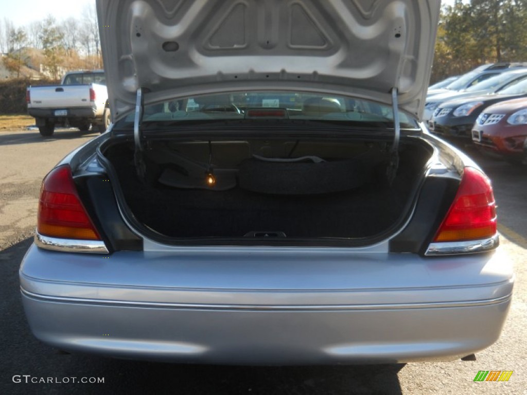 2001 Crown Victoria LX - Silver Frost Metallic / Medium Parchment photo #6