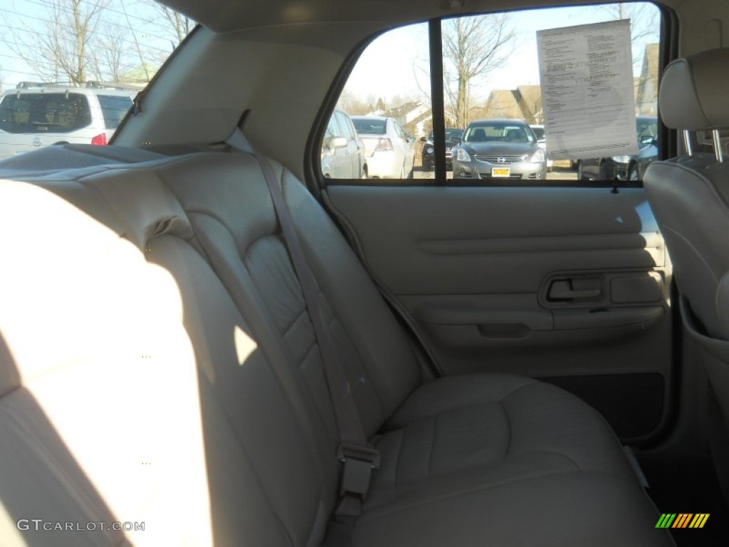 2001 Crown Victoria LX - Silver Frost Metallic / Medium Parchment photo #8