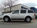 Silver Lightning Metallic - Pathfinder SE 4x4 Photo No. 6
