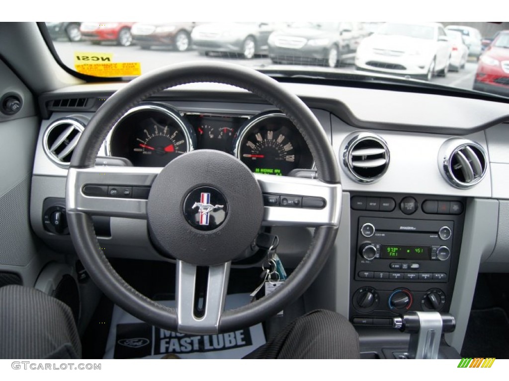 2009 Ford Mustang V6 Coupe Dashboard Photos