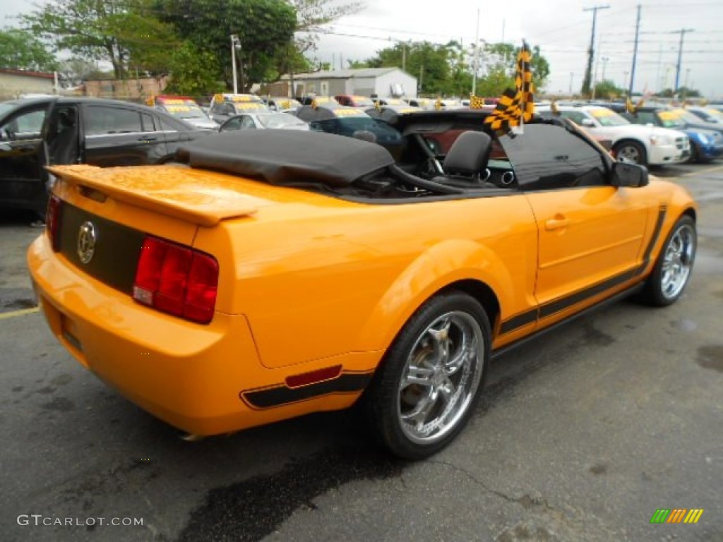 2007 Mustang V6 Deluxe Convertible - Grabber Orange / Dark Charcoal photo #9