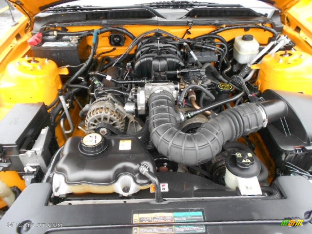 2007 Mustang V6 Deluxe Convertible - Grabber Orange / Dark Charcoal photo #25