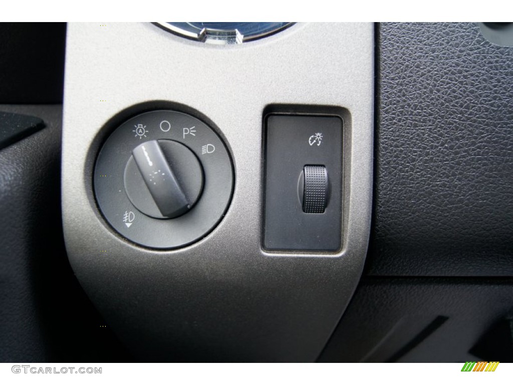 2008 Ford F250 Super Duty FX4 Crew Cab 4x4 Controls Photo #60877230