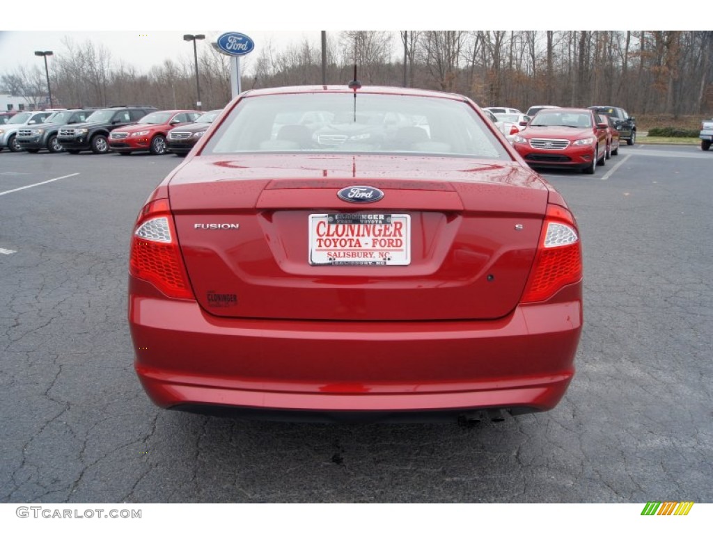 2010 Fusion S - Sangria Red Metallic / Medium Light Stone photo #4