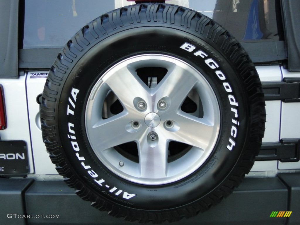 2010 Wrangler Rubicon 4x4 - Bright Silver Metallic / Dark Slate Gray/Medium Slate Gray photo #25