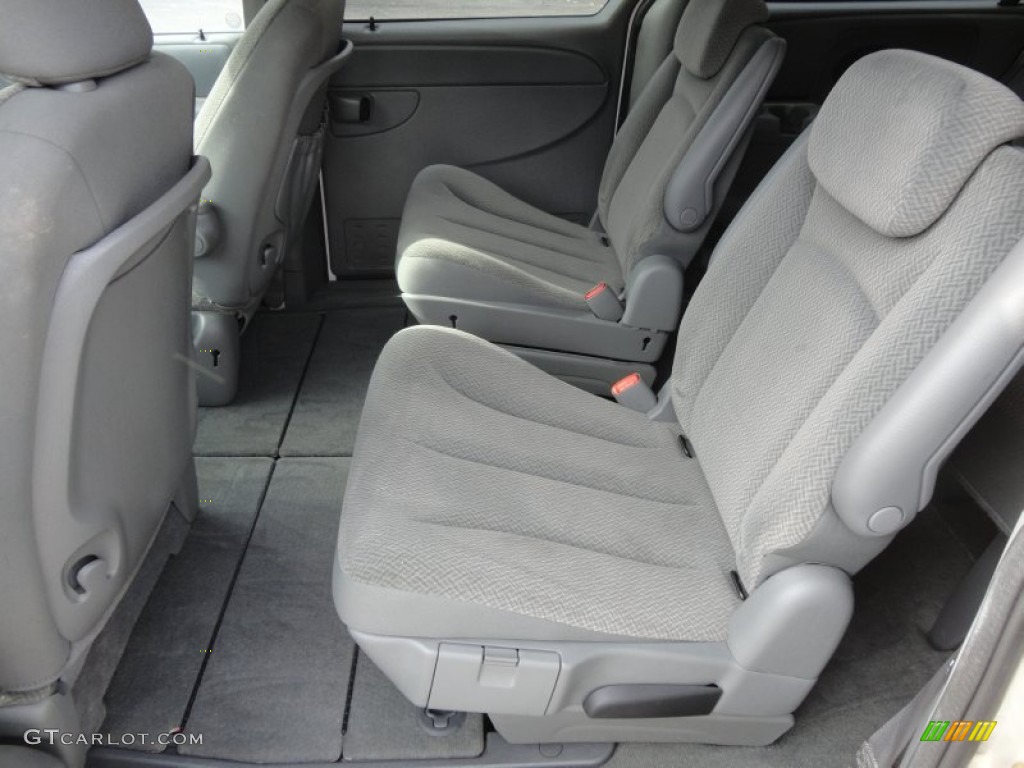 2006 Chrysler Town & Country Touring Rear Seat Photo #60883665