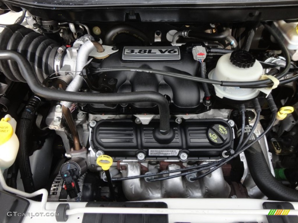 2006 Chrysler Town & Country Touring 3.8L OHV 12V V6 Engine Photo #60883812