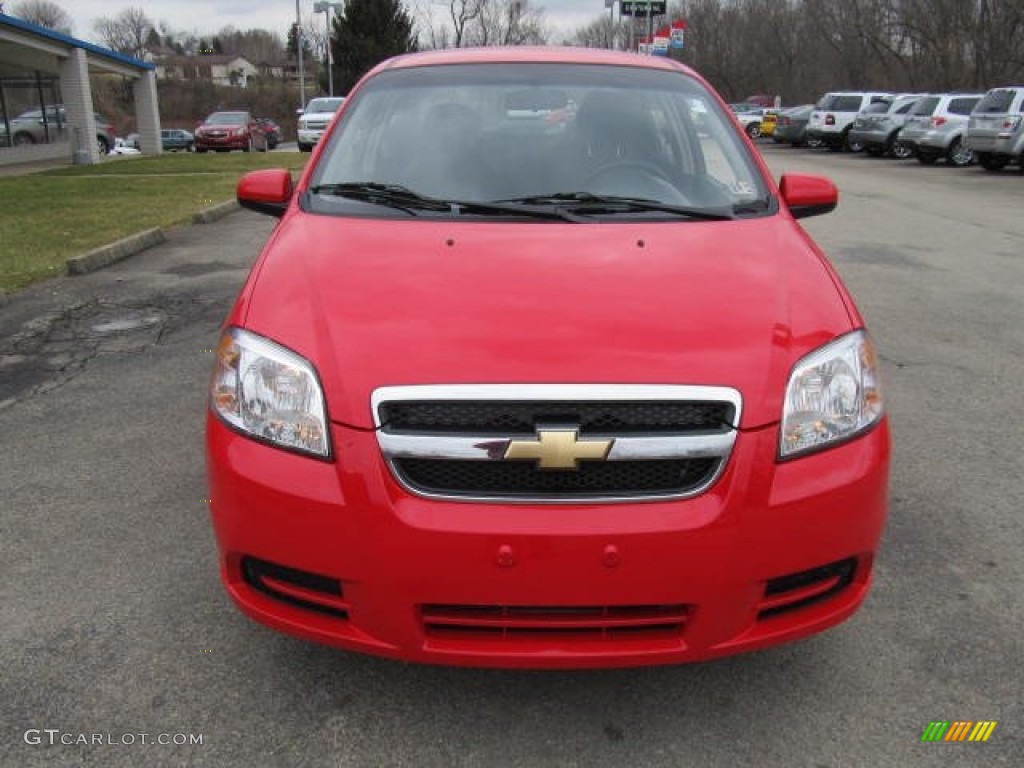 2010 Aveo LT Sedan - Victory Red / Charcoal photo #6