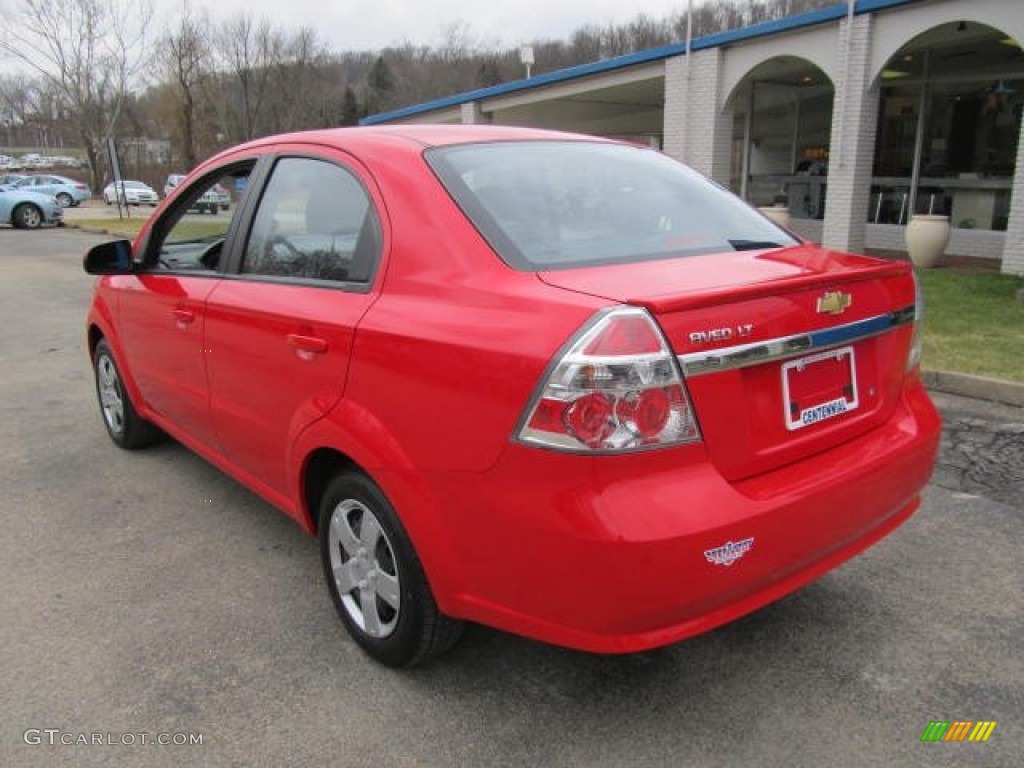 2010 Aveo LT Sedan - Victory Red / Charcoal photo #7