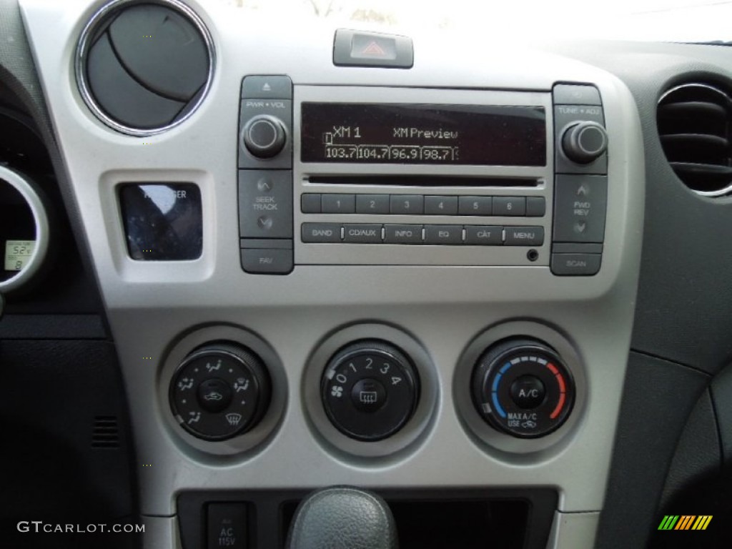 2009 Pontiac Vibe Standard Vibe Model Controls Photo #60884582