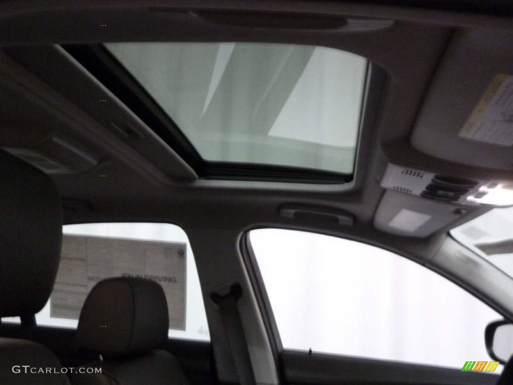 2011 3 Series 328i xDrive Sedan - Jet Black / Black photo #12
