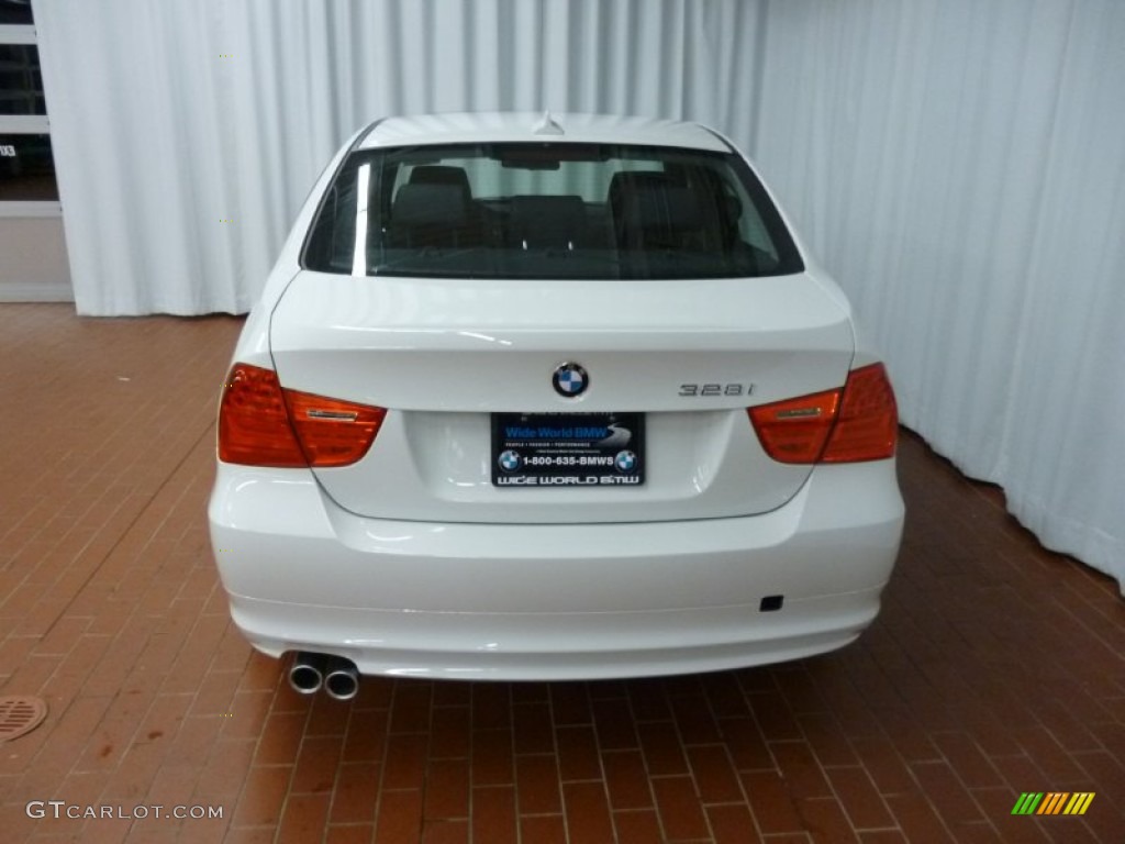 2011 3 Series 328i xDrive Sedan - Alpine White / Black photo #5