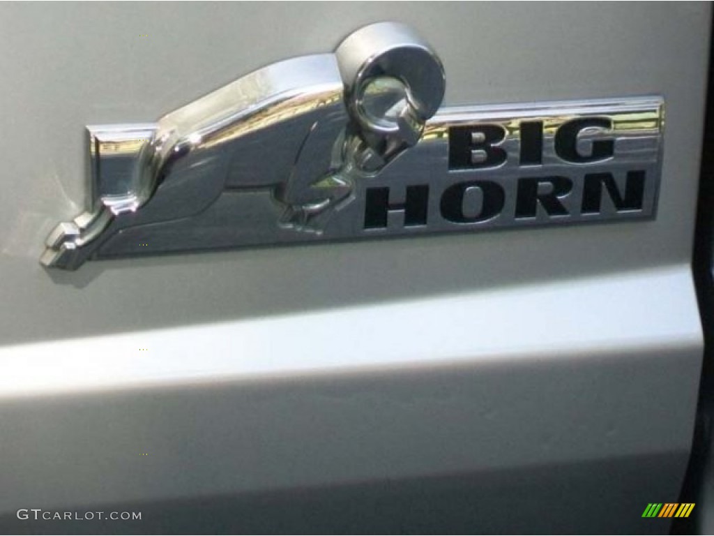 2010 Dodge Dakota Big Horn Crew Cab 4x4 Marks and Logos Photos