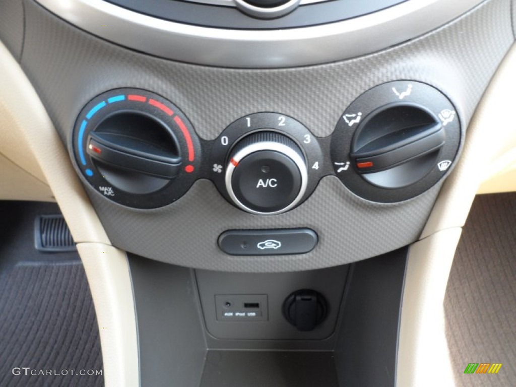 2012 Hyundai Accent GLS 4 Door Controls Photo #60894968