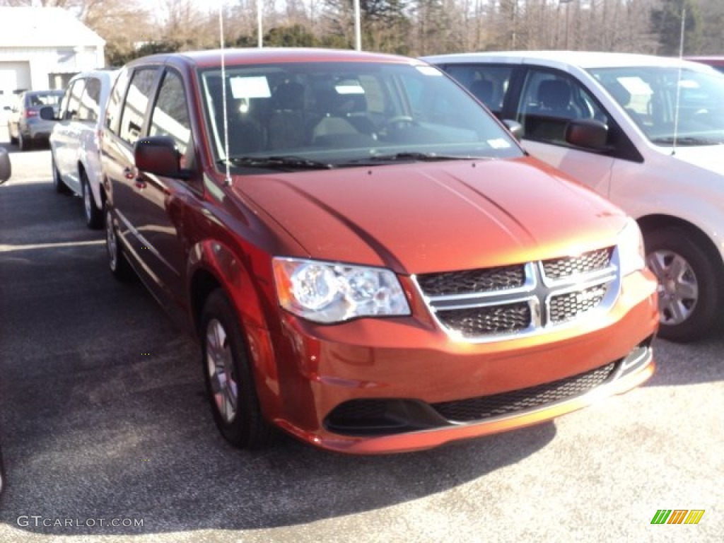 2012 Grand Caravan SE - Copperhead Pearl / Black/Light Graystone photo #3