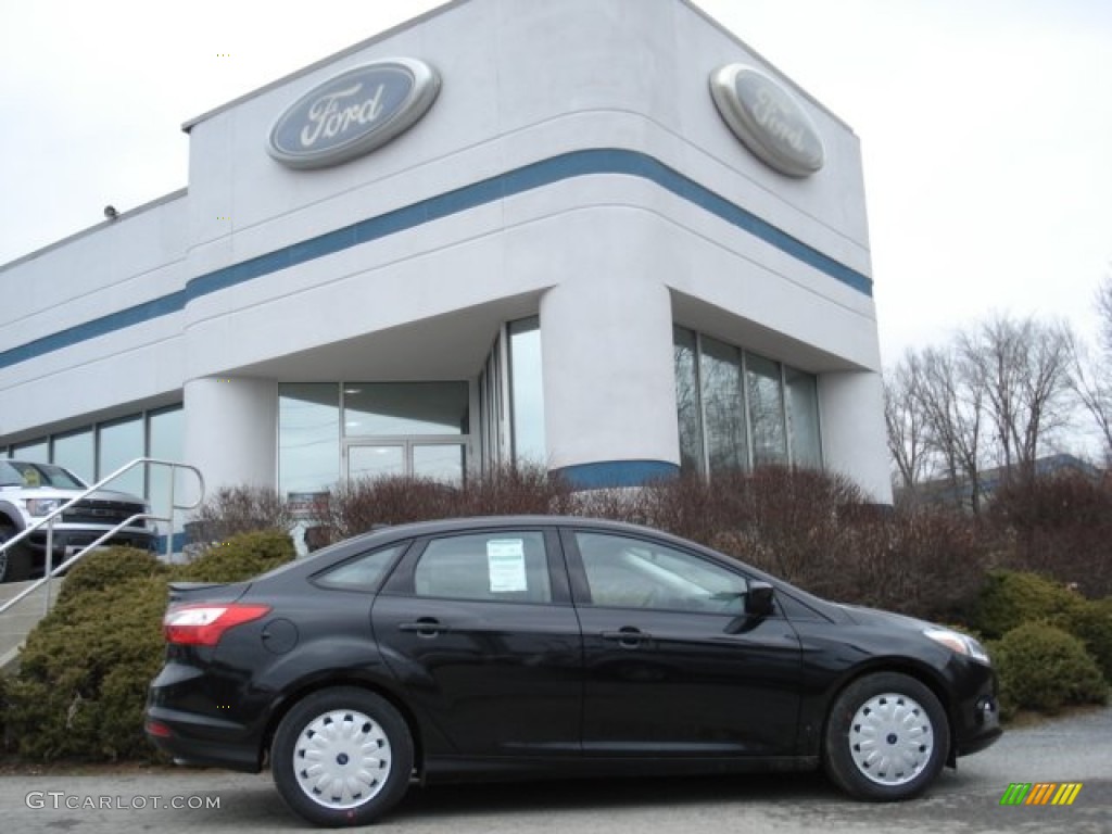 2012 Focus SE Sedan - Black / Charcoal Black photo #1