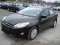 Black - Focus SE Sedan Photo No. 4