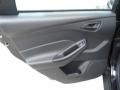 Black - Focus SE Sedan Photo No. 14