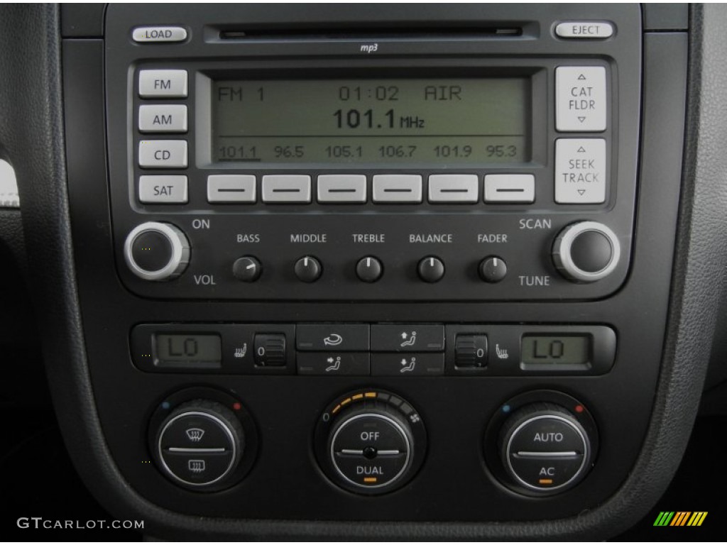 2008 Volkswagen R32 Standard R32 Model Audio System Photos